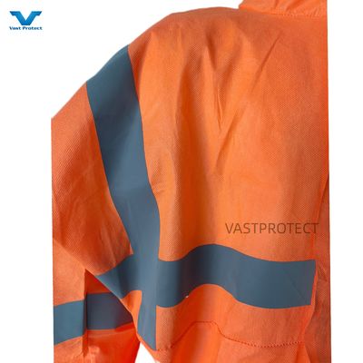 CE Tipo 5 6 Certificado EUA PPE Desutilizável SMS 56GSM Camisa de abrigo laranja com fita refletora
