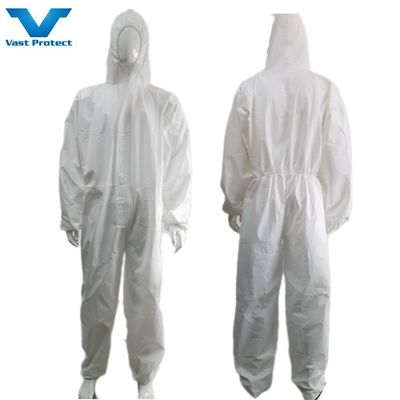 55-70GSM Trajes impermeáveis microporosos descartáveis Capacidade de produção 50000 PCS/dia