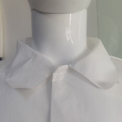 Colete de laboratório de resistência química micro-porosa Tyvek branco 25GSM à prova de poeira para proteção