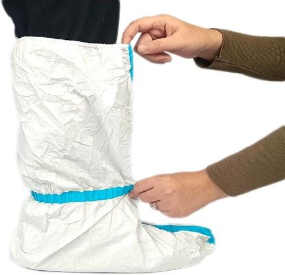Cobertura de bota descartável à prova de poeira estéril micro-porosa Sf Branco com Linha Azul 15*39cm